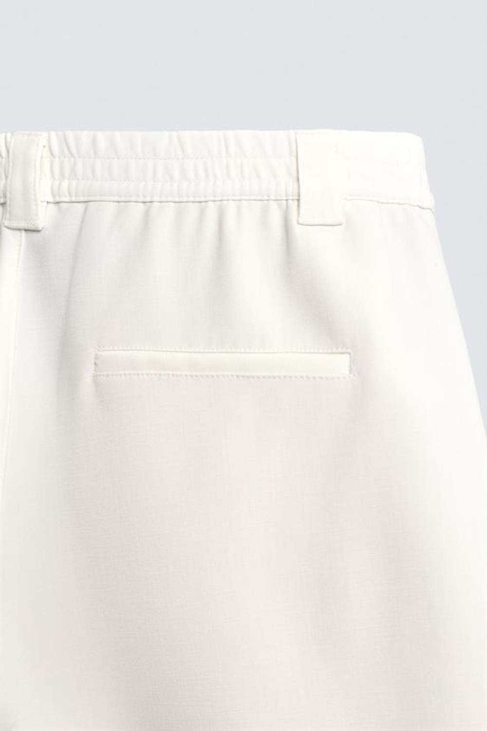 ZARA ШОРТЫ RELAXED FIT С БОКОВЫМИ СКЛАДКАМИ, ЖЕЛТОВАТО-БЕЛЫЙ