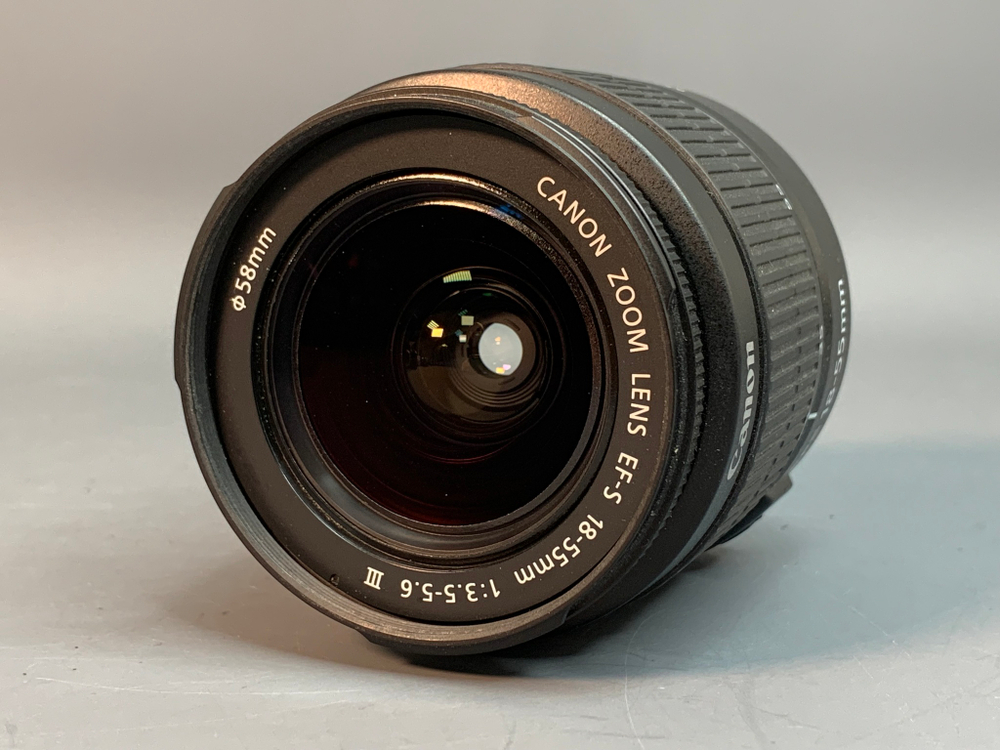Canon 600D kit 18-55mm 3.5-5.6 III 4.812 Кадров