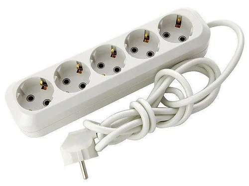 Сетевой удлинитель SVITTEX SV-016-3, 5 розеток, заземление, IP 20, 3 м