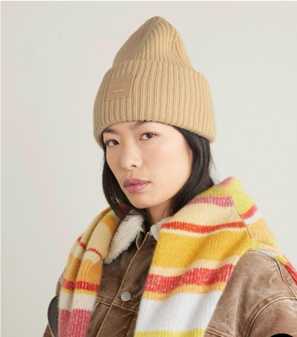Шапка Acne Studios бежевая