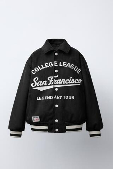 ZARA БОМБЕР ИЗ ИСКУССТВЕННОЙ ЗАМШИ С ВЫШИТЫМ ТЕКСТОМ, ЧЕРНЫЙ