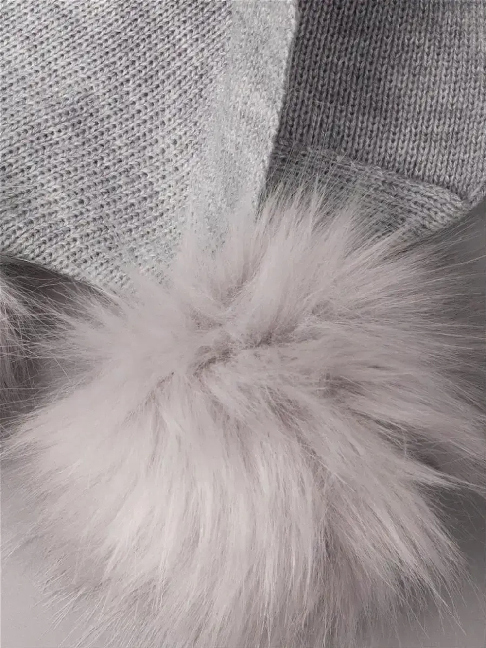 Шарф зимний вязаный с помпонами для детей