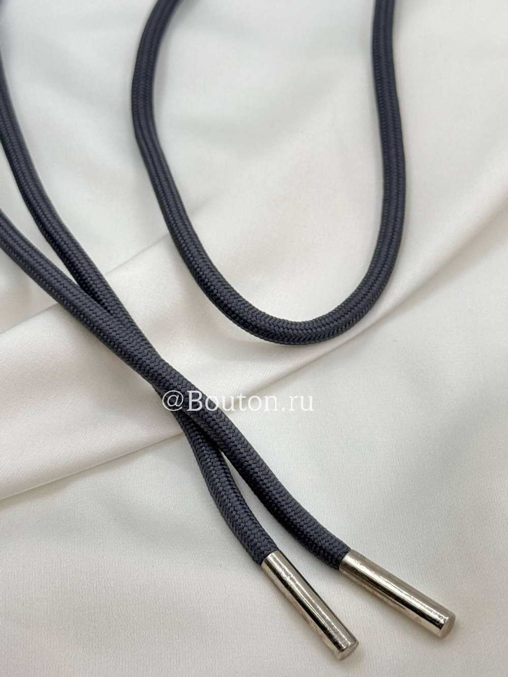 Шнур серый 1,35 м