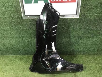 Крыло переднее правое Lexus LX 3 (2015-2023)