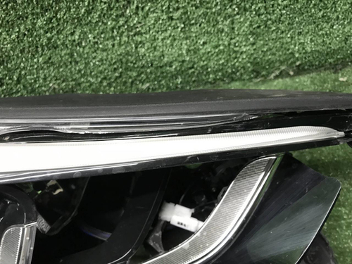 Битая Фара правая Hyundai Santa Fe 3 15-18 ксенон