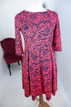 Платье контрастное, визуально 46 размер