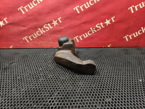 Кронштейн амортизатора переднего