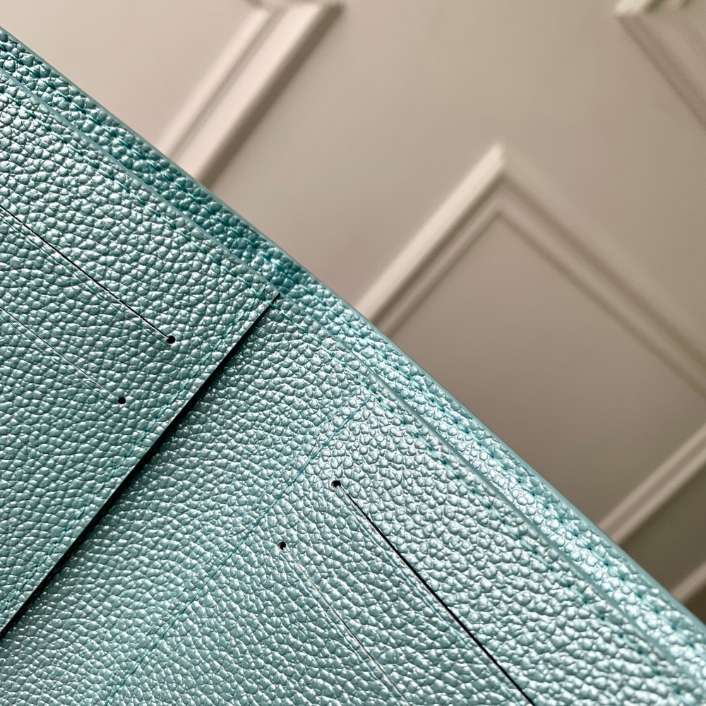 Louis Vuitton Lisa Wallet
