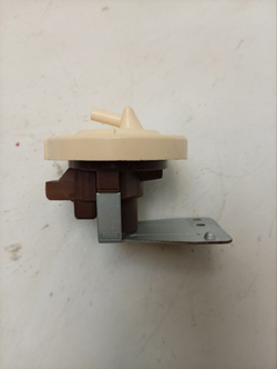 F12U2HCS2 кт15 Датчик уровня(прессостат) для стиральной машины LG 6601ER1006M б/у