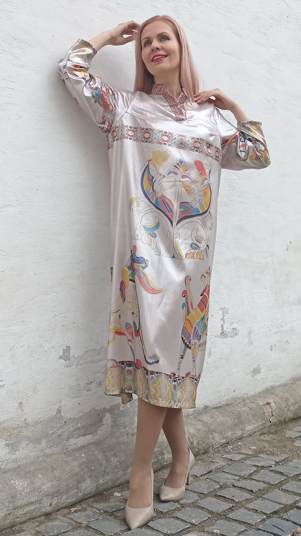 Платье миди "Яркое пробуждение", коллекция «Сны белого камня», по мотивам белокаменной резьбы домонгольских соборов Владимирской земли