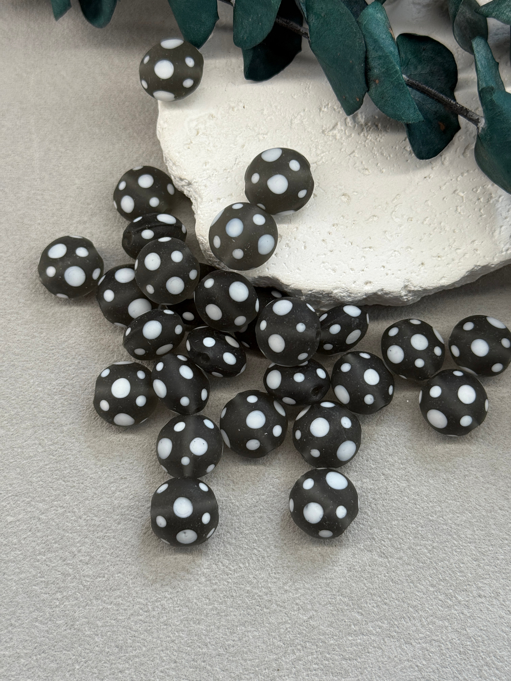 Стеклянные матовые бусины лэмпворк 14*9 мм "Данайда", 2 штуки