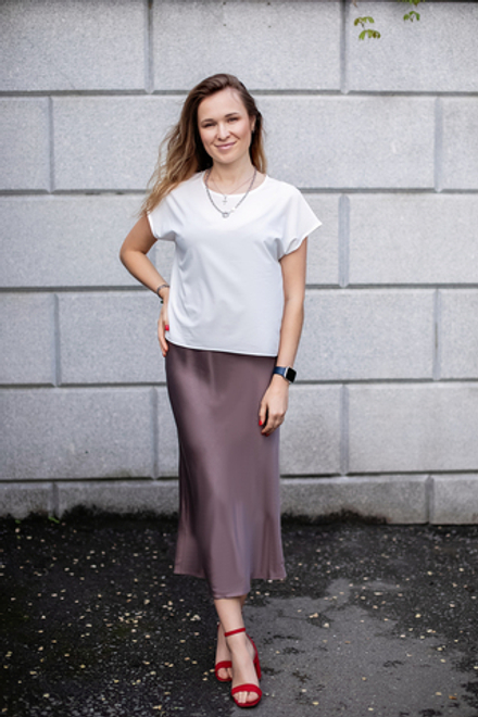 Блуза прямого силуэта из вискозы белая