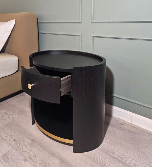 Прикроватная тумбочка 4439 с ящиком и полкой, черная