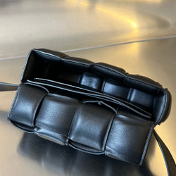 Bottega Veneta Mini Cassette 18 cm