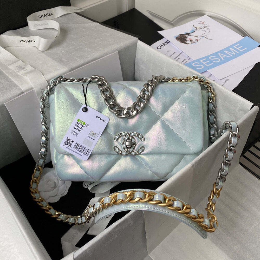 Chanel 19 26 cm