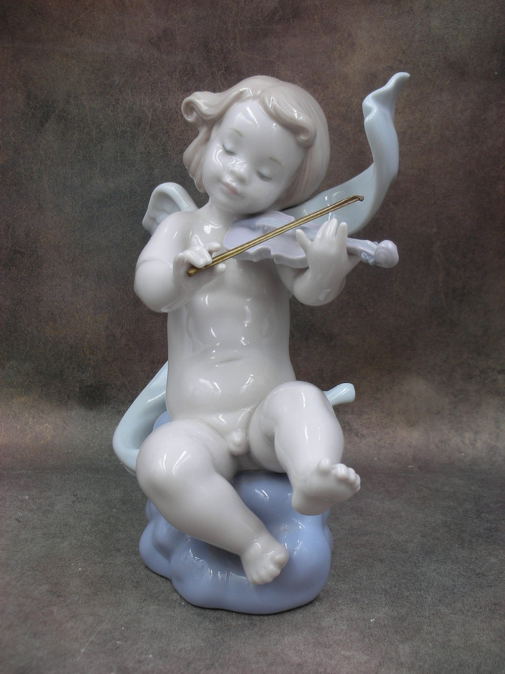 Статуэтка. Фарфор. Ангел со скрипкой. Lladro. Испания