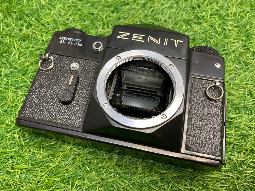 Zenitar-M 1.7/50mm + Zenit TTL