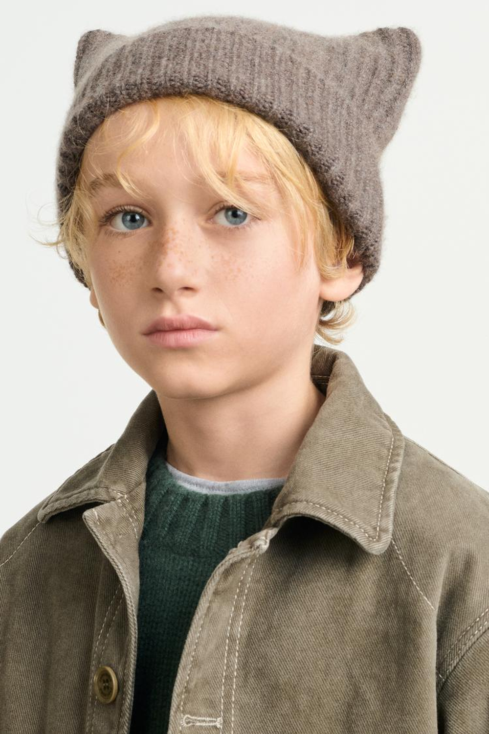 ZARA ВЯЗАНАЯ ШАПКА, КРОТОВО-КОРИЧНЕВЫЙ