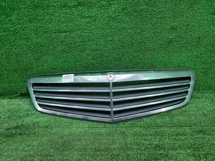 Решетка радиатора Mercedes C W204 (2006-2011)