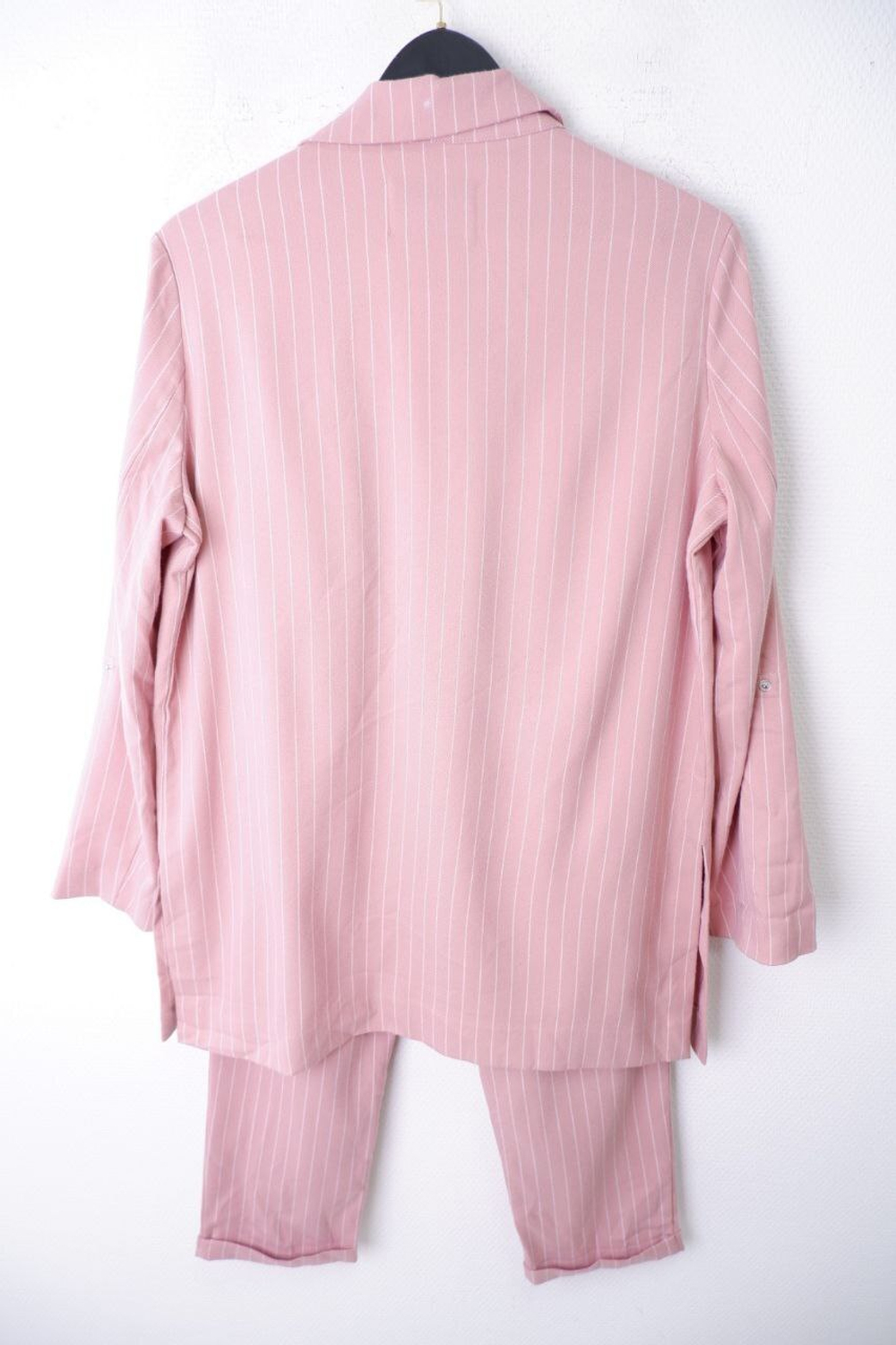 Костюм Stradivarius в полоску 48 размер