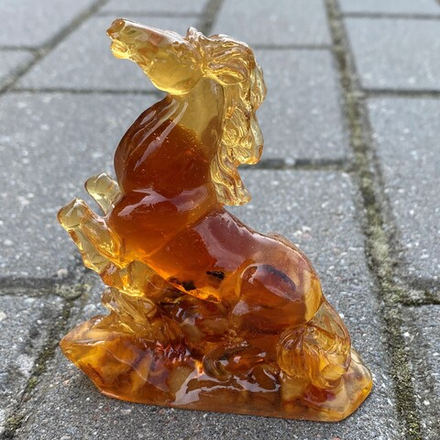 Конь грация