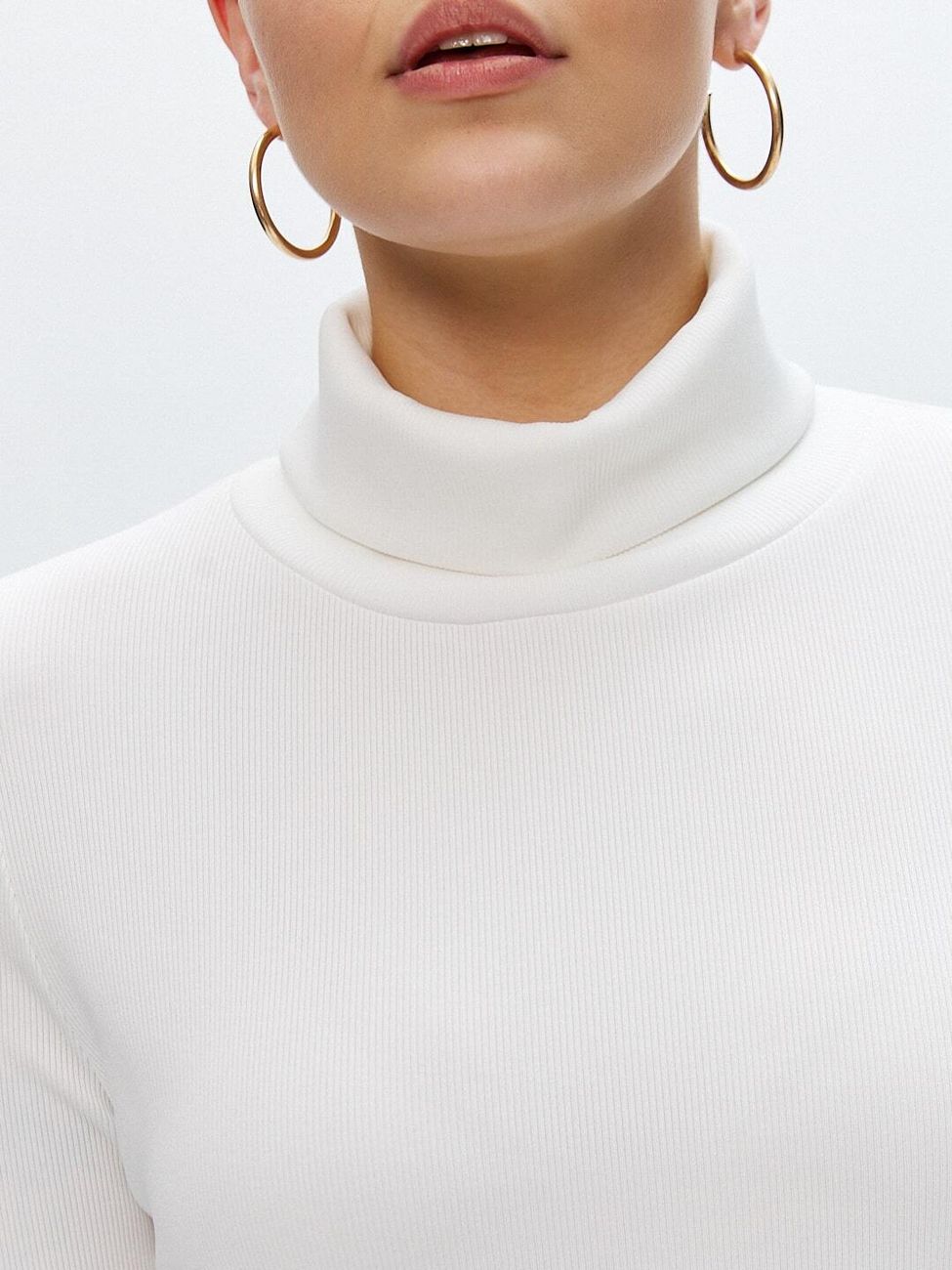 Водолазка в рубчик, молочный