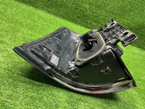 Фонарь правый внешний Land Cruiser 200 (2015-2021)