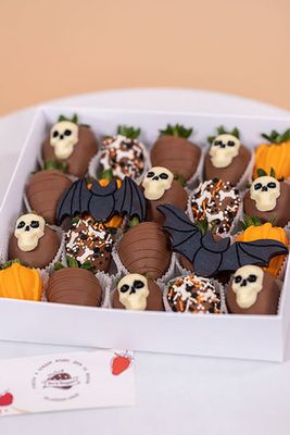 Набор клубники в шоколаде Летучие мыши