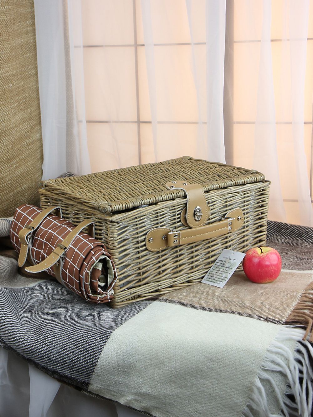 HOLYDAY BASKET Набор для пикника с термосумкой и пледом на 4 персоны