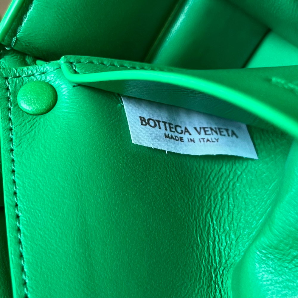 Bottega Veneta Mini Cassette 18 cm
