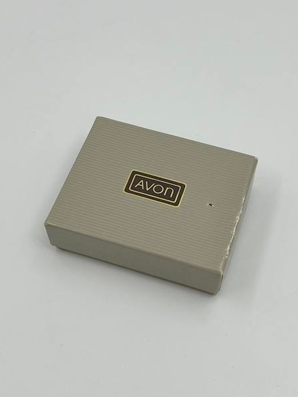 Брошь с «жемчугом» Avon