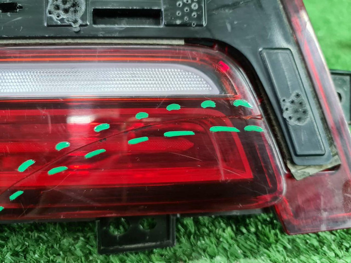 Фонарь левый внутренний Genesis GV80 (2020-2023)