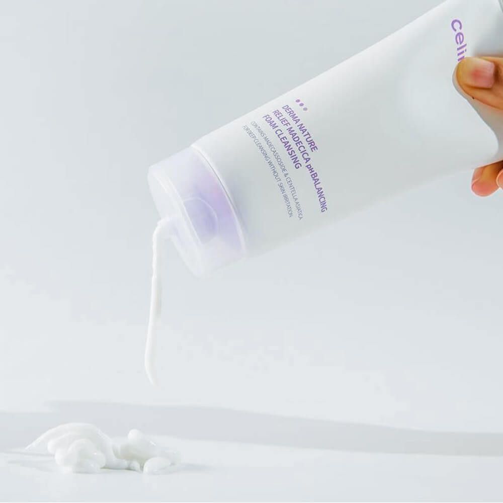 Слабокислотная очищающая пенка Celimax Derma Nature Relief Madecica pH Balancing Foam Cleansing 150 мл