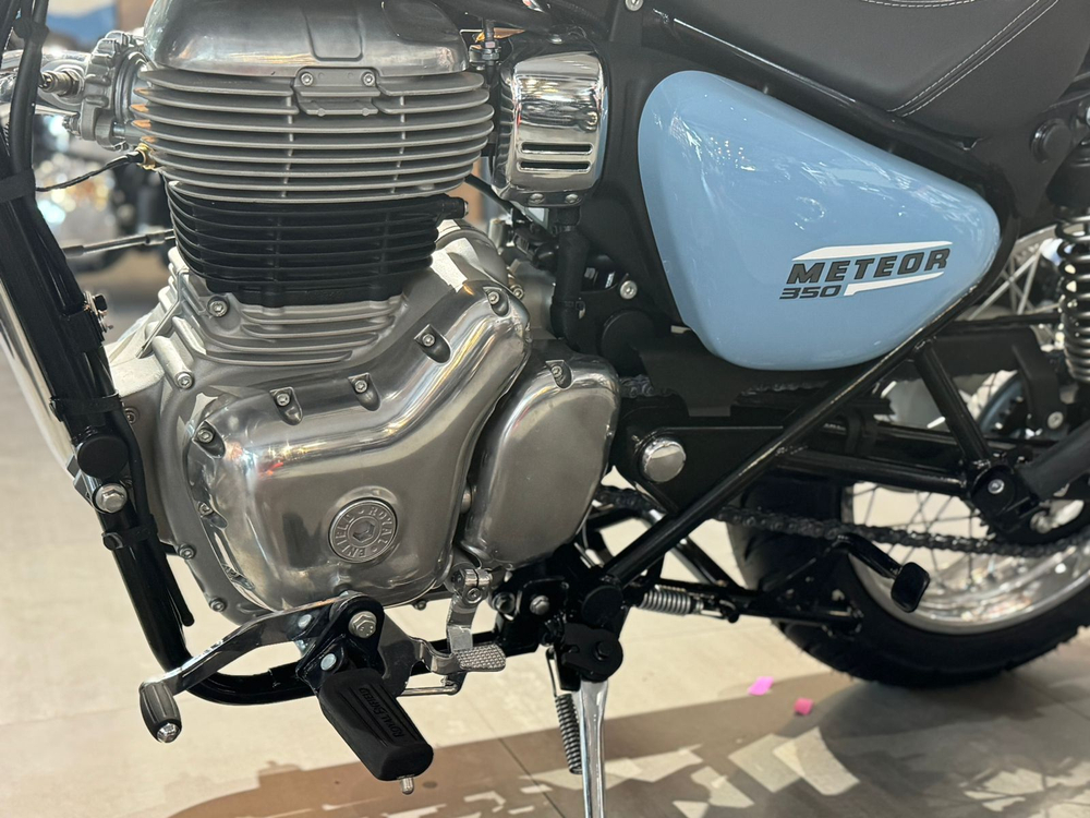 Royal Enfield Meteor 350 Aurora Blue 2024