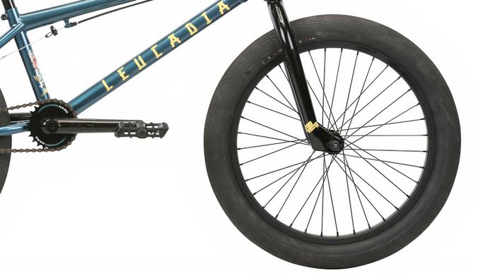 колесо и вилка переднего колеса велосипеда BMX