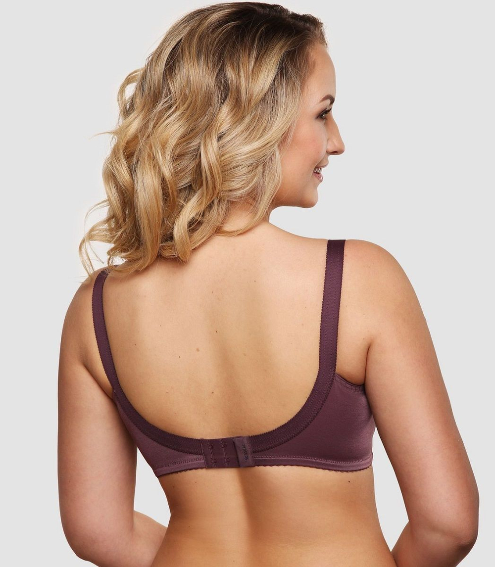 Классический бескаркасный бюстгальтер с мягкой чашкой (Размер: 95C) (Цвет: черный)