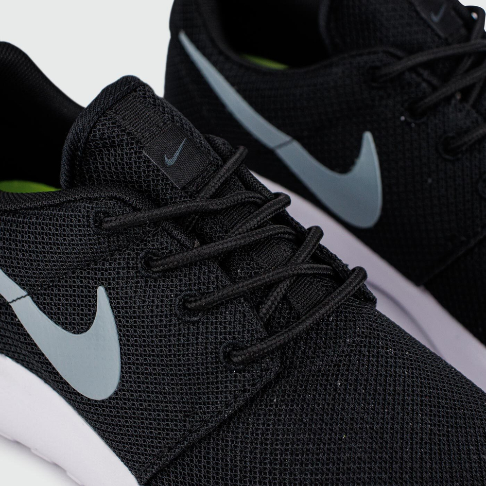 Кроссовки Nike Roshe Run Black / White Wmns