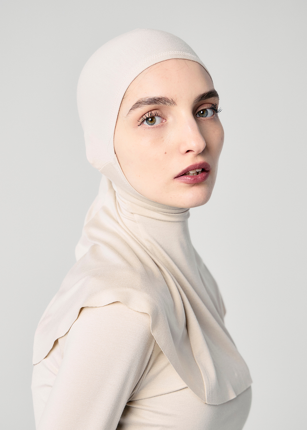 Балаклава Кэрри бежевая