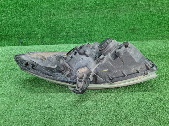 Фара правая Hyundai Grand Starex H1 07-18 галоген