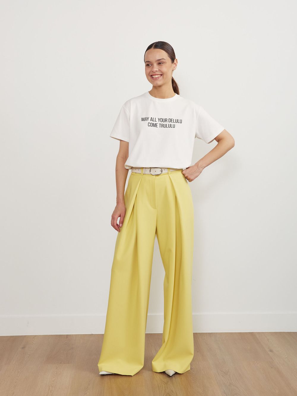 ФУТБОЛКА «DELULU»