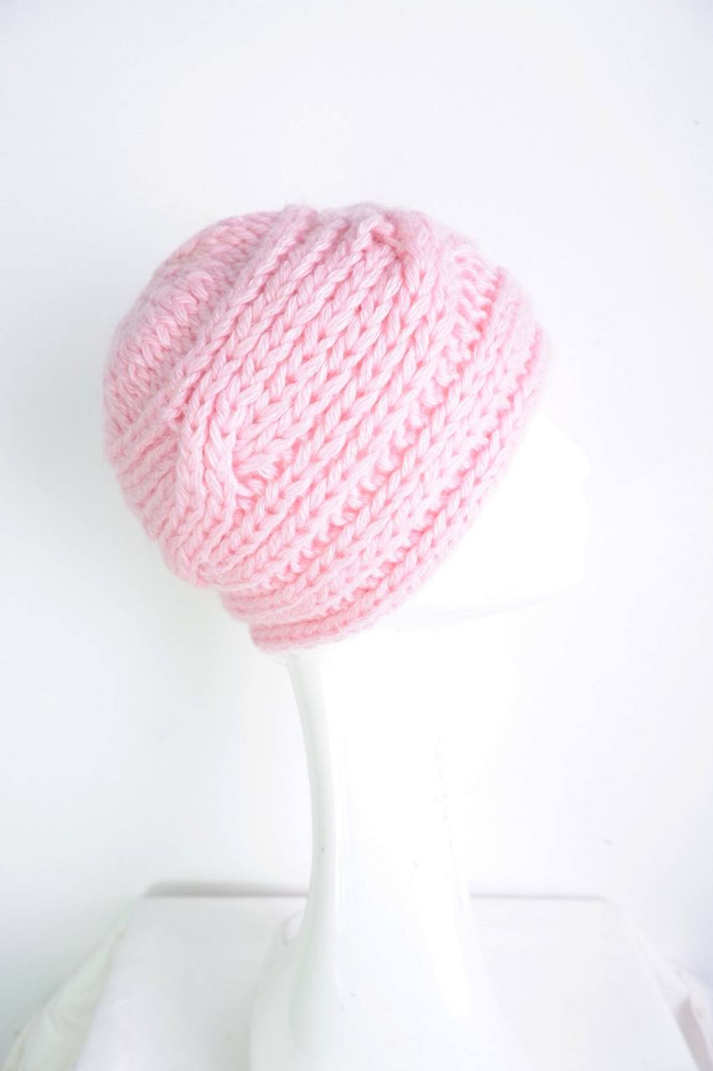 Шапка приятного оттенка