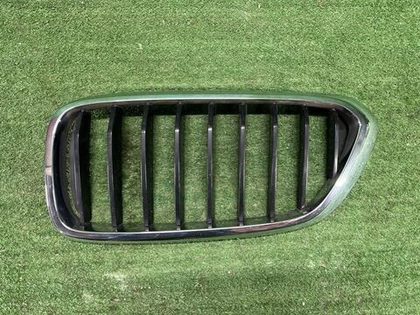Решетка радиатора левая BMW 6er G32 (2017-2020)