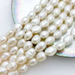 Жемчуг, размер около 8-9*6-7 мм, цена за 23-24 шт (1/2 нити)
