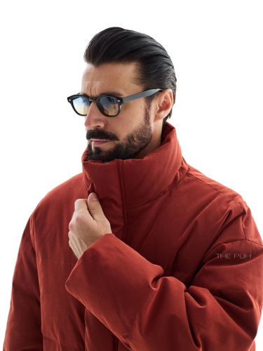 Короткий пуховик терракотового цвета