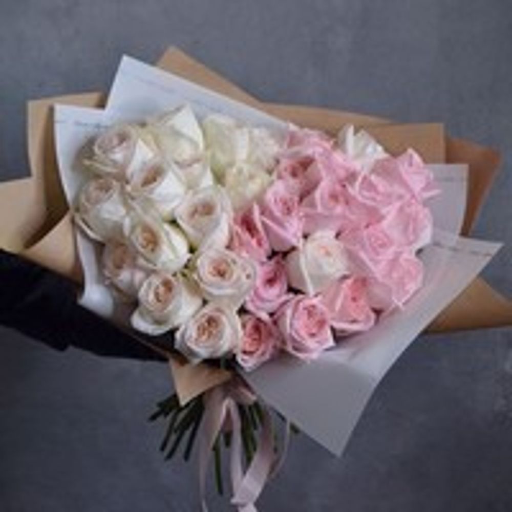 Букет из 35 пионовидных роз White O&#39;Hara и Pink O&#39;Hara