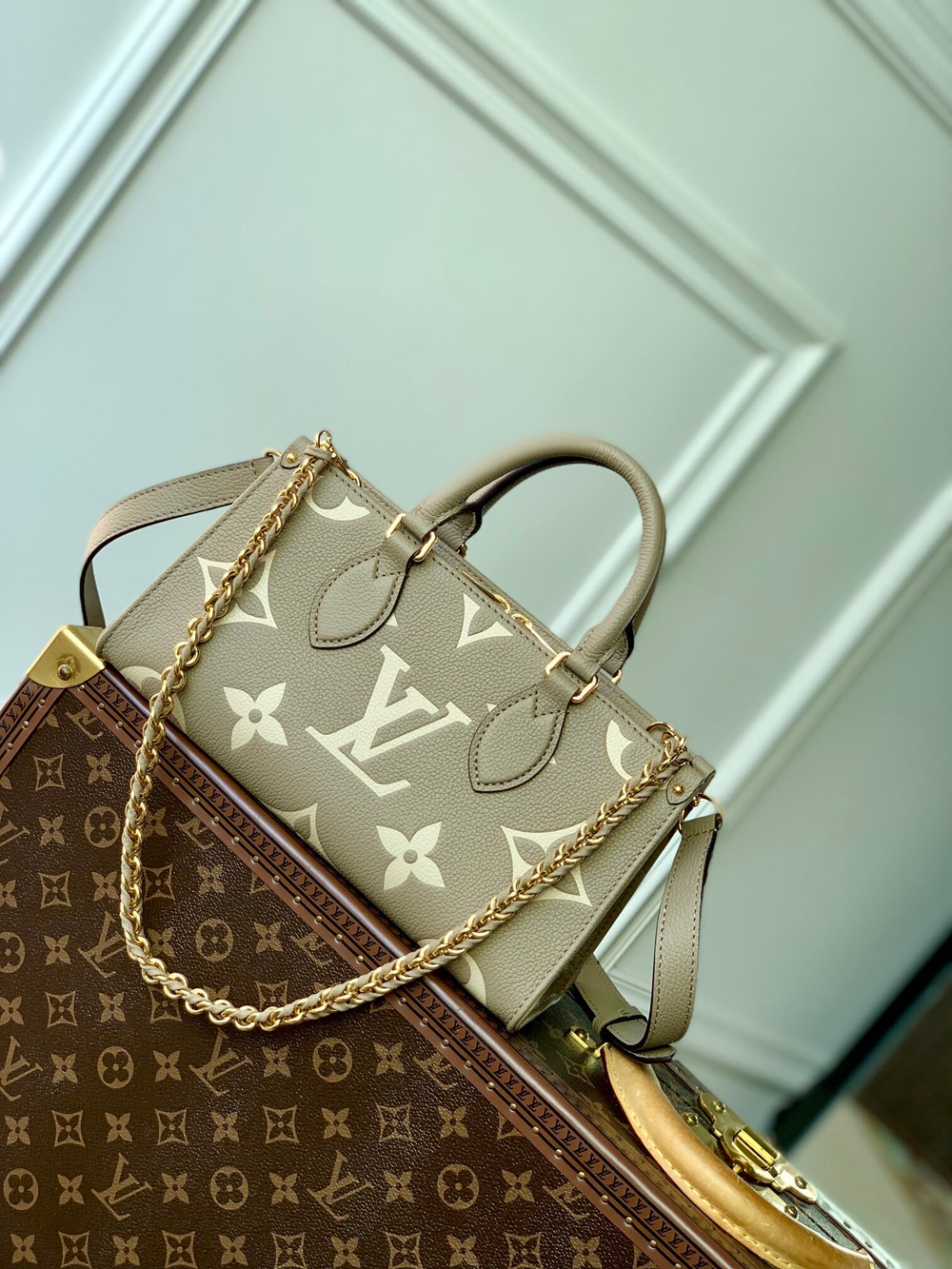 Louis Vuitton Onthego East West