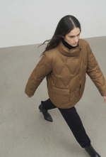 Легкая куртка на пуху