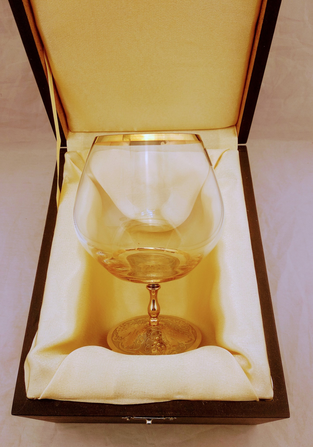 Бокал для коньяка "Виноград" №2 (Златоуст)  в подарочном футляре