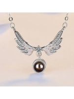 Цепочка с крыльями и проекцией Я тебя люблю на 100 языках