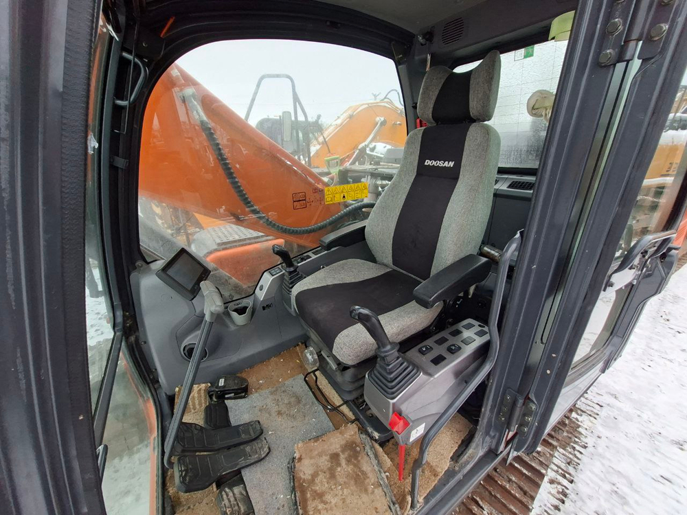 Doosan DX220 Экскаватор DX220LC-7M (Дизельный, 5,9 л, 156 л.с., АТ)